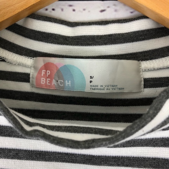 👗 FP BEACH Mock neck mini dress 👗 - Picture 4 of 6